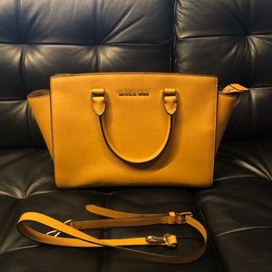 Michael kors Selma Saffiano Leather Medium Satchel